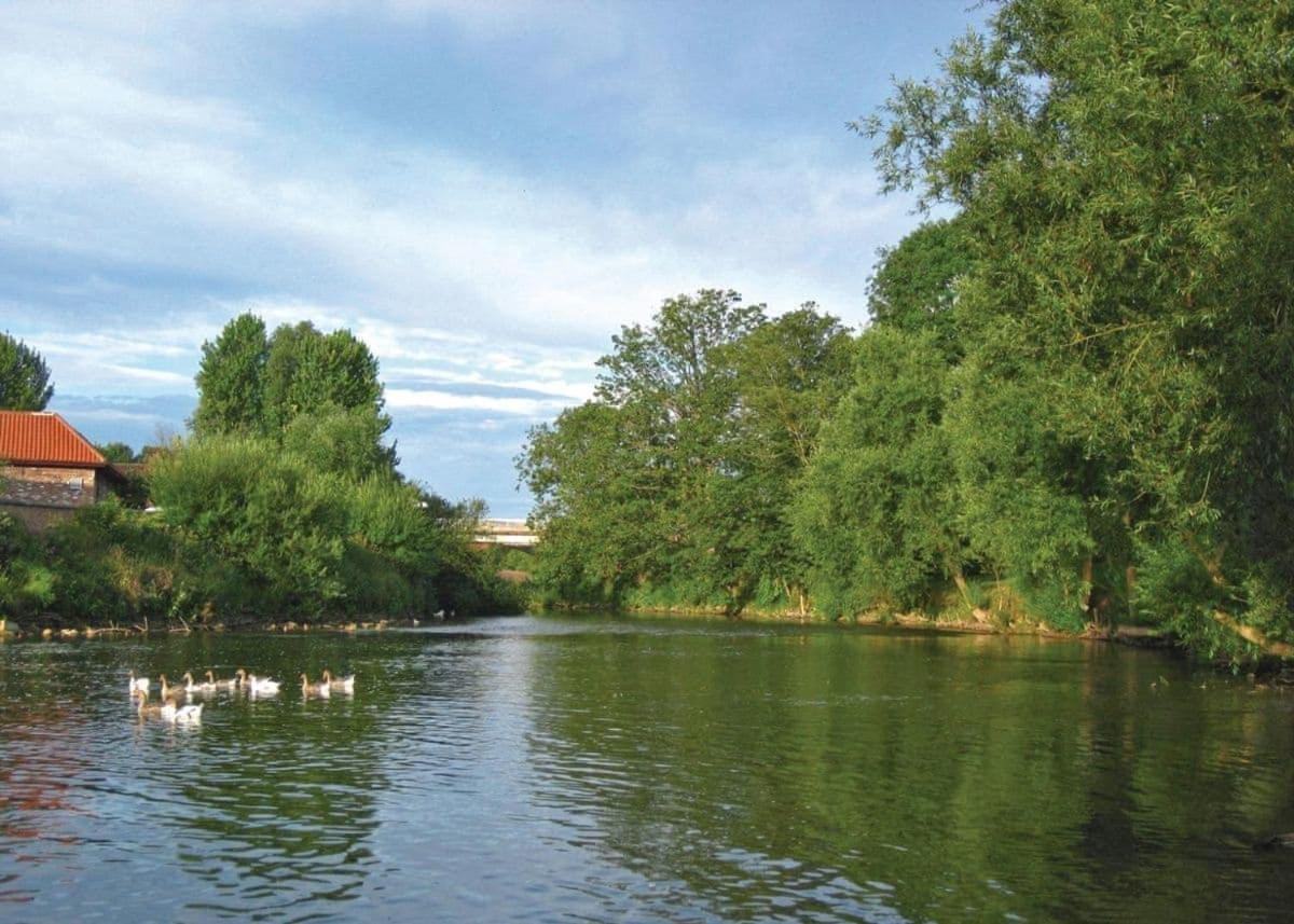 Hotel Weir Country Park Holtby Exterior foto