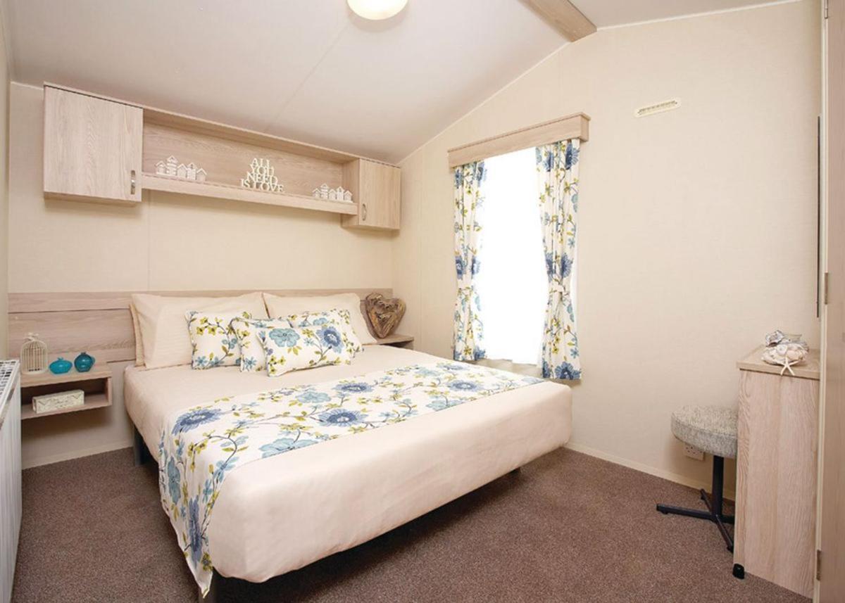 Hotel Weir Country Park Holtby Exterior foto